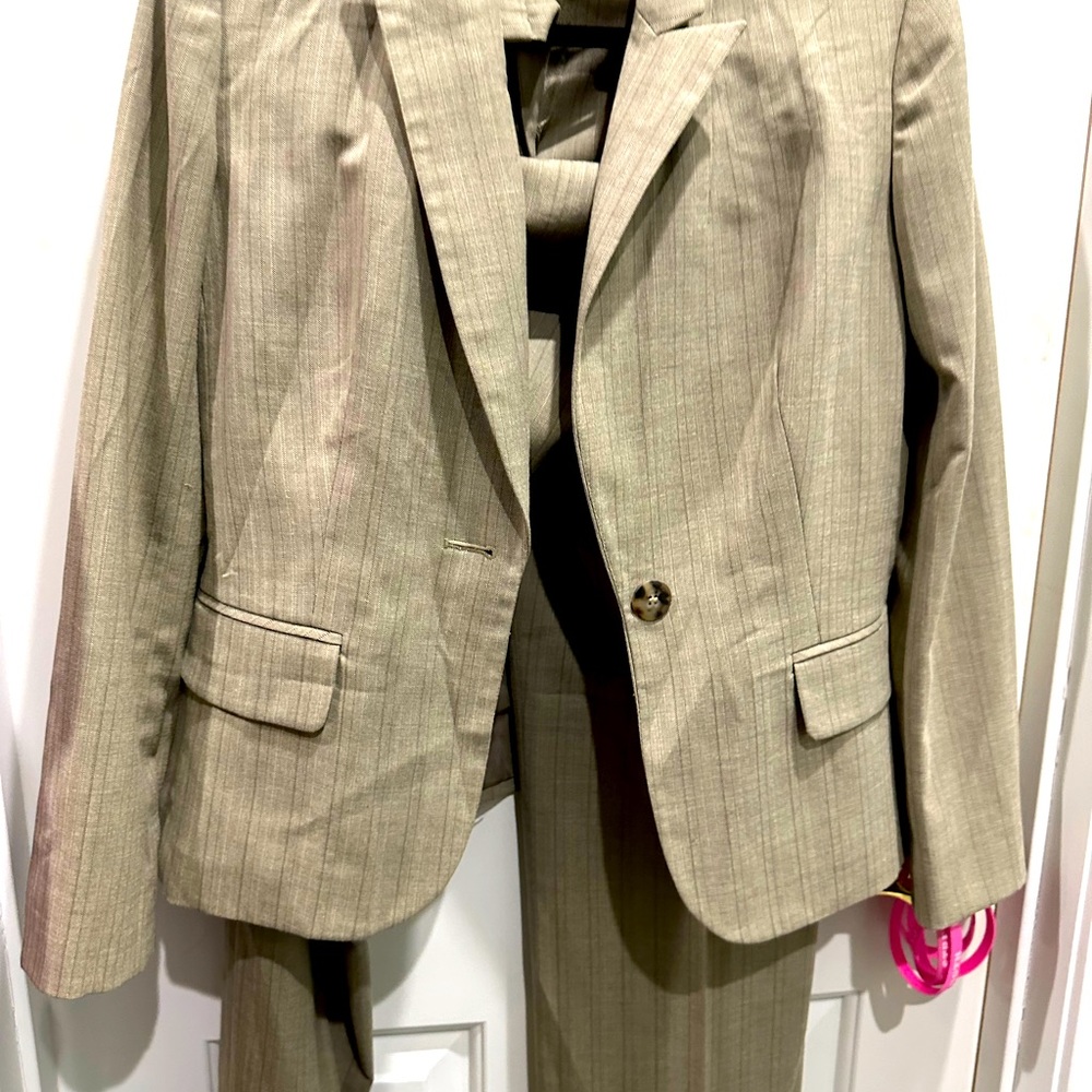 Jones of New York Suit